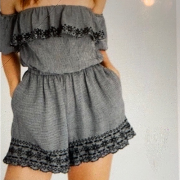 American Eagle Off Shoulder Gingham Romper - Picture 6 of 7